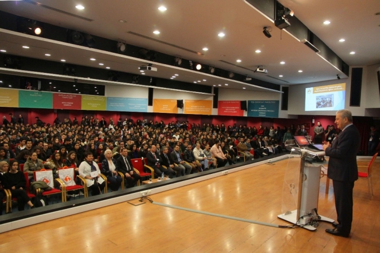 Liseli Gençler İzmir Ekonomi’de Mesleklerini Seçti