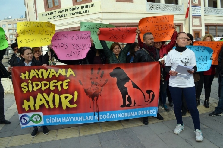 Didim’de Hayvanseverler Artan Şiddete Dikkat Çekti