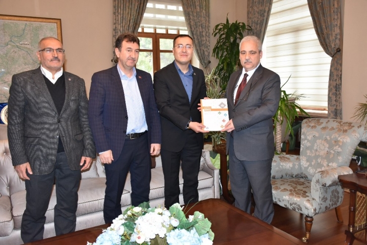 Eğitime Bakış Raporu Vali Güvençer’e Sunuldu