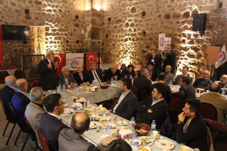 Emekli Olan Arslan’a Veda Yemeği