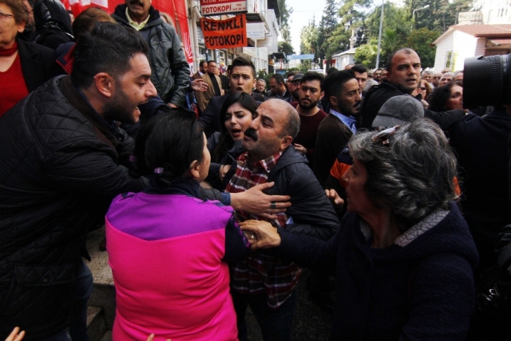 Antalya’da Chp’nin Devir Teslim Töreninde Arbede