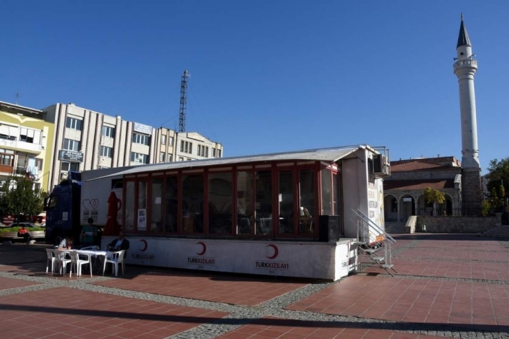 Türk Kızılayı Aliağa’da Bağışçılarını Bekliyor