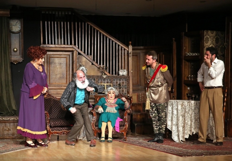 Buca’da Suna Keskin Ve Melek Baykal Rüzgarı