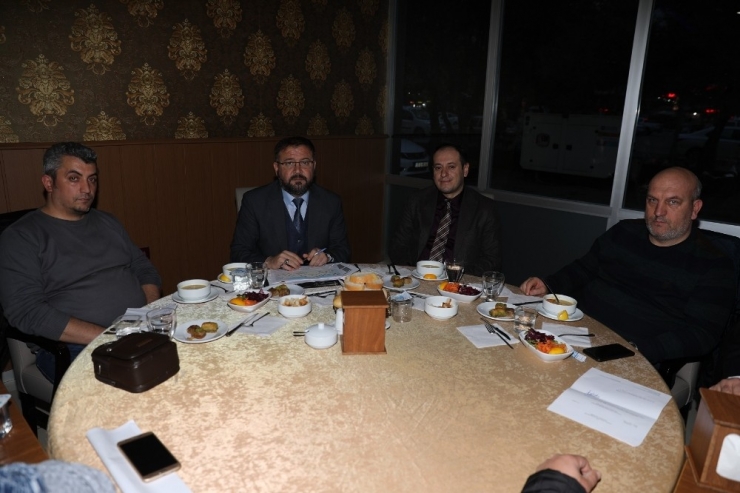 Mezarlık Çalışanları Körfez’de Buluştu