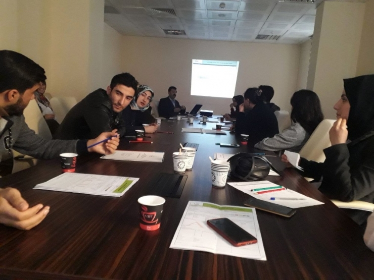 Midyat Devlet Hastanesi Personellerine Eğitim Verildi