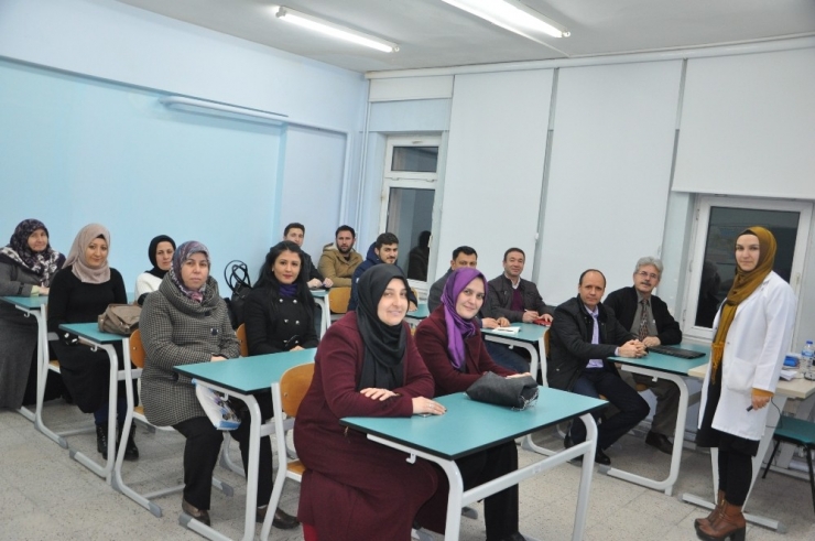 Ak Parti İlçe Teşkilatı Üyelerine İletişim Ve Diksiyon Eğitimi