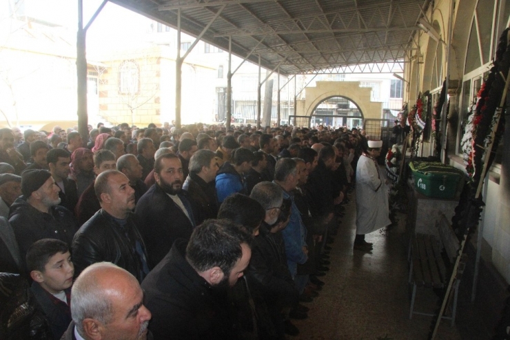 Gazeteci Özkaya’nın Babası Defnedildi