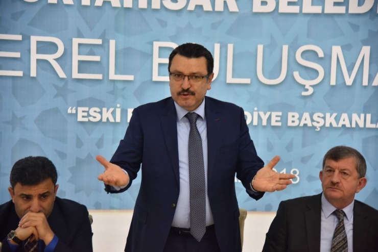Başkan Genç, Ortahisar İlçe Belediyesini Oluşturan Eski Beldelerin Belediye Başkanları Bir Araya Geldi.