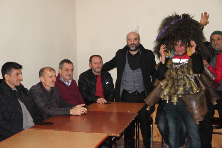 Hem Kalandar’ı Kutladılar Hem De Eğitime Destek Verdiler