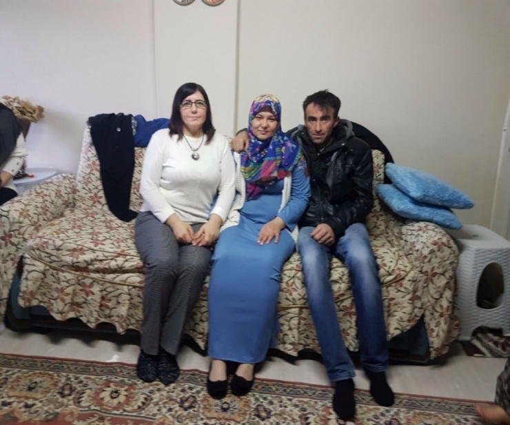 Ak Partili Kadınlar Batuhan Ve Ali’yi Unutmadı