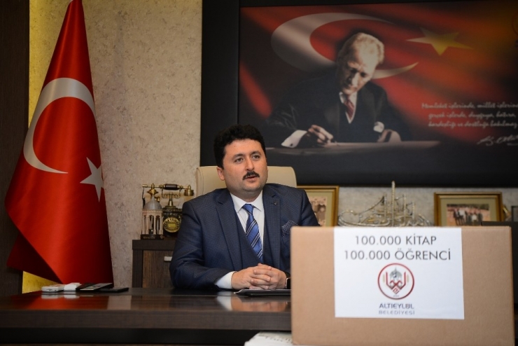 Altıeylül Belediyesinden Kitap Yardımı