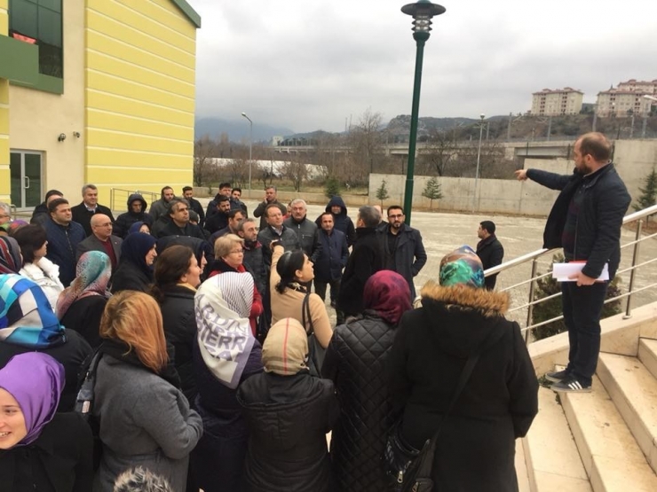 Başbakan Binali Yıldırım’ın Geleceği Kapalı Spor Salonunda İnceleme