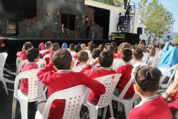 Kocaeli Şehir Tiyatroları’na Bir Ödül Daha