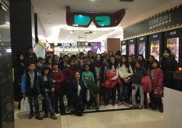 Öğrenciler "Kucak Dolusu Hayaller" Projesi Kapsamında Eskişehir’i Gezdi