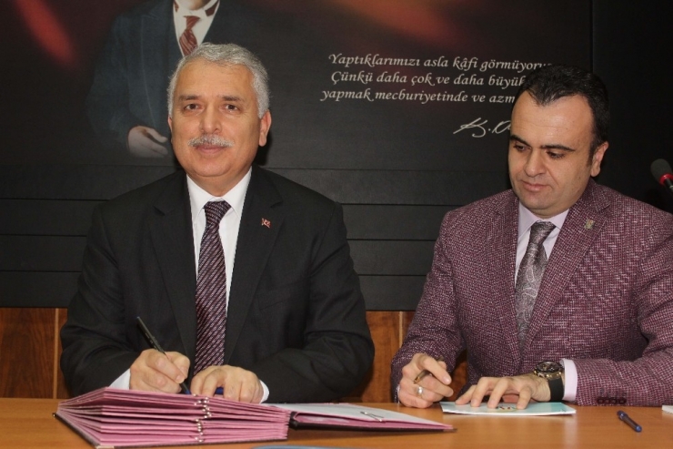 Daka Destekli ‘Muş Tarım Makineleri Ortak Kullanım Atölyesi’ Projesinde İmzalar Atıldı