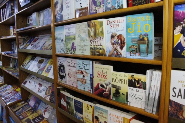 İnternetten Kitap Okuma Alışkanlığı, Kitapçıları Vurdu