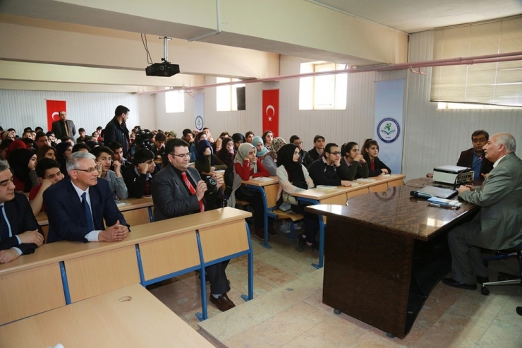 Elazığ’da "Okur Yazar Buluşmaları"