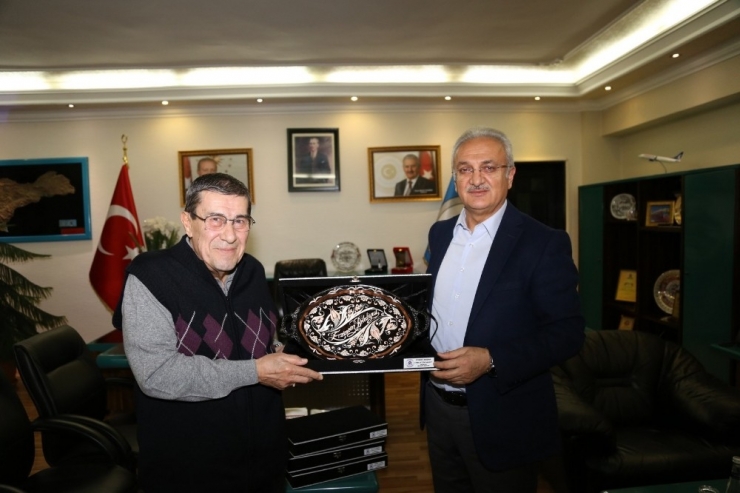 Tiyatronun Duayen İsimleri Erzincan Halkı İle Buluştu