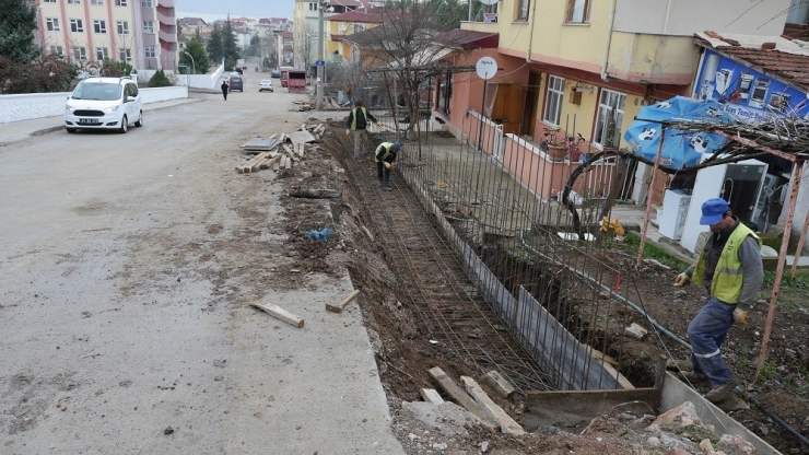 Başiskele’de Çevre Düzenlemeleri Devam Ediyor