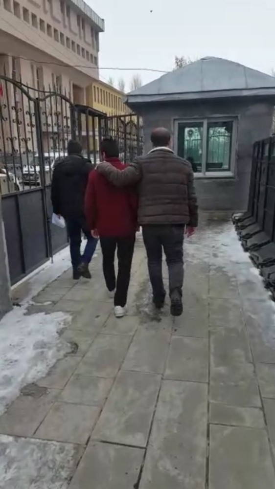 Market Çalışanlarını Bıçakla Tehdit Eden Bir Kişi Tutuklandı