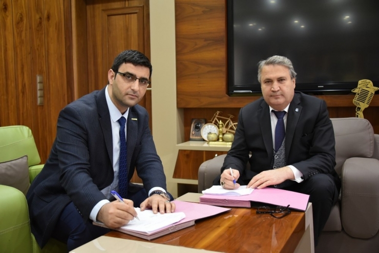 Yunusemre’den İşçileri Sevindiren Sözleşme