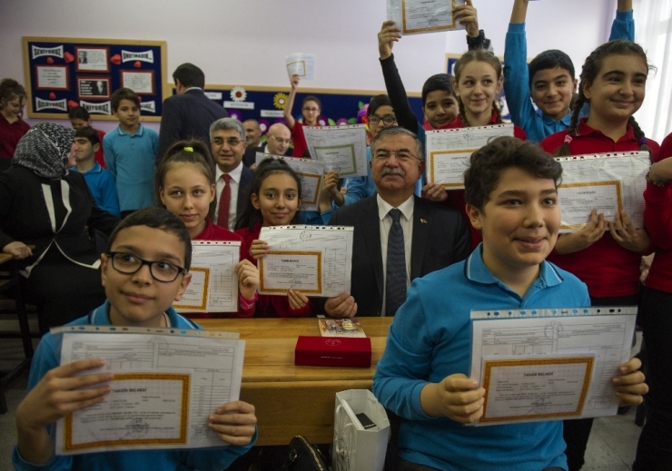 Bakan Yılmaz: “Ödev Yok, Ödev Kesinlikle Vermiyoruz”