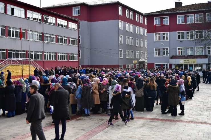 Ünye’de Tatile Giren Öğrencilere Kitap Desteği
