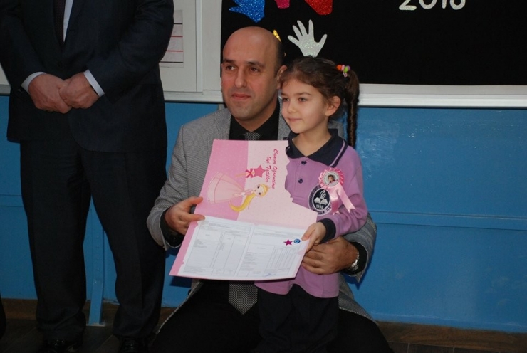 Biga’da 13 Bin Öğrenci Karne Aldı