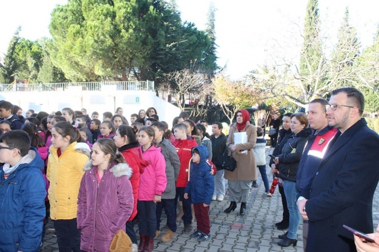 Başkan Yavaş, Öğrencilerin Karne Sevincine Ortak Oldu