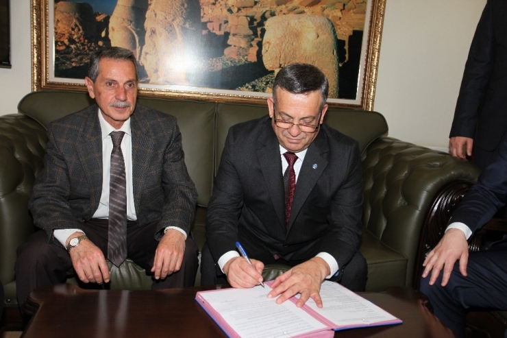 Erdemoğlu Ailesi Fen Lisesi Ve Sağlık Ocağı Yapacak