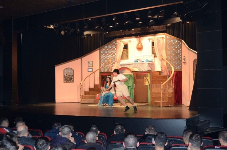 Şehir Tiyatrosundan Özel Gösterim