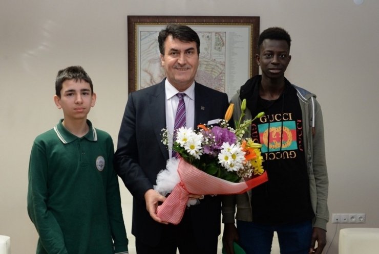 Osmangazi’de Kıtalar Arası Karne Heyecanı