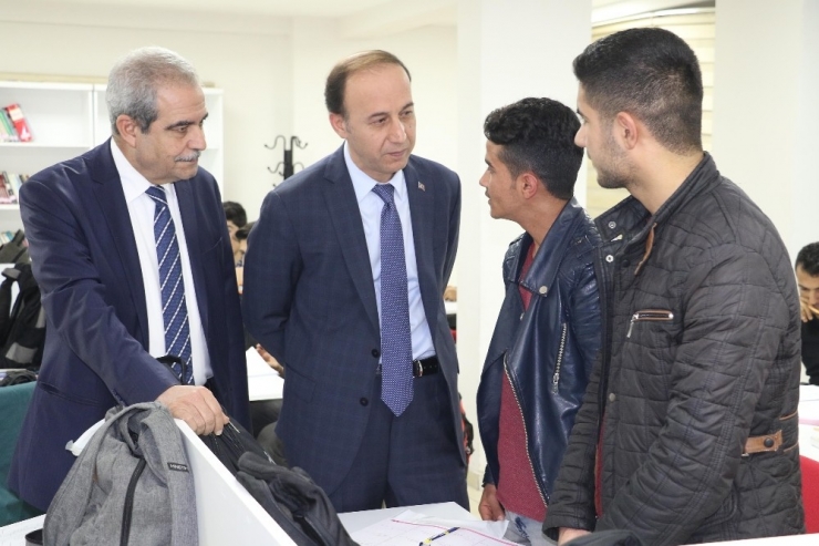 Vali Erin, Haliliye Belediyesi Eğitim Merkezinde Öğrencilerle Buluştu