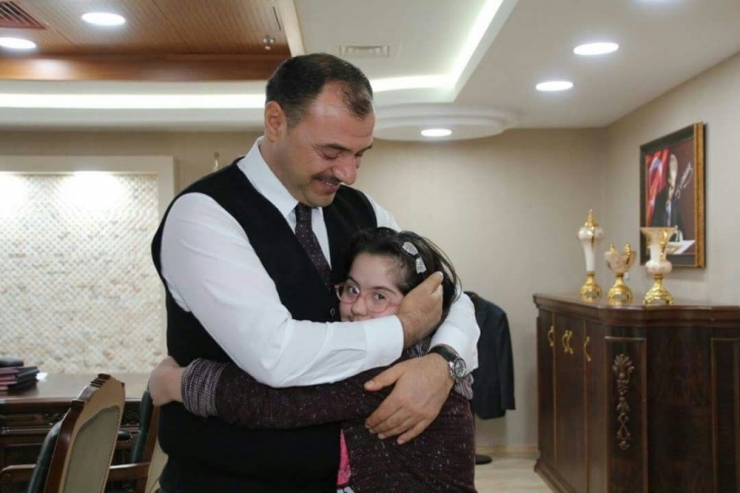 Down Sendromlu Sena Nur, Erdoğan’la Görüşme Hayalini Gerçekleştirdi