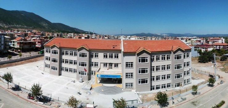 Yeni Okullarına Karne Gününde Kavuştular