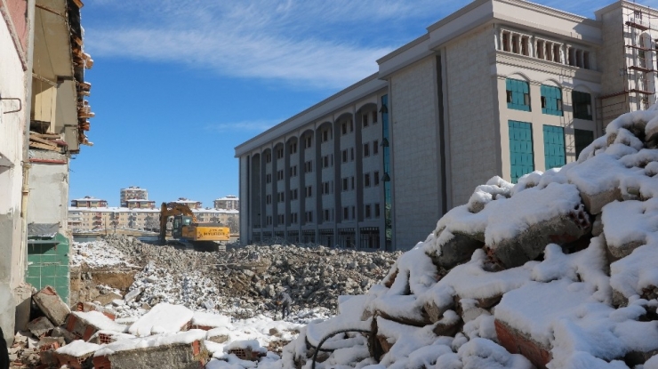 Köy Otobüsleri Yer İstiyor