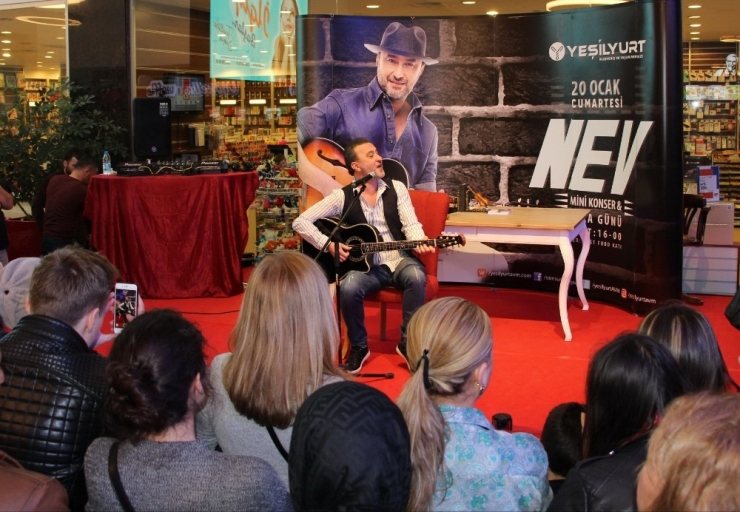Nev, Samsun’da Hayranları İle Buluştu