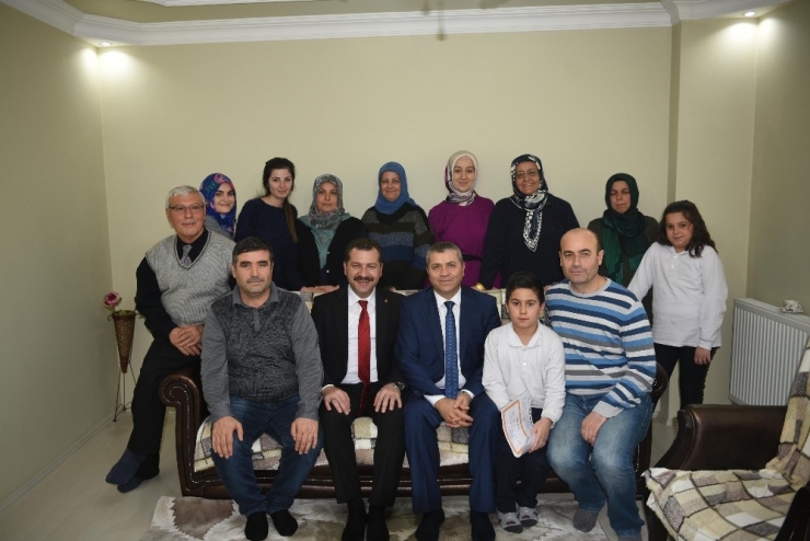 Başkan Yılmaz, Çat Kapı Ziyaret Yaptı