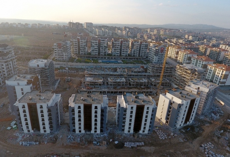 Balat’a ‘İnci’ Ve ‘Zümrüt’ Gerdanlık