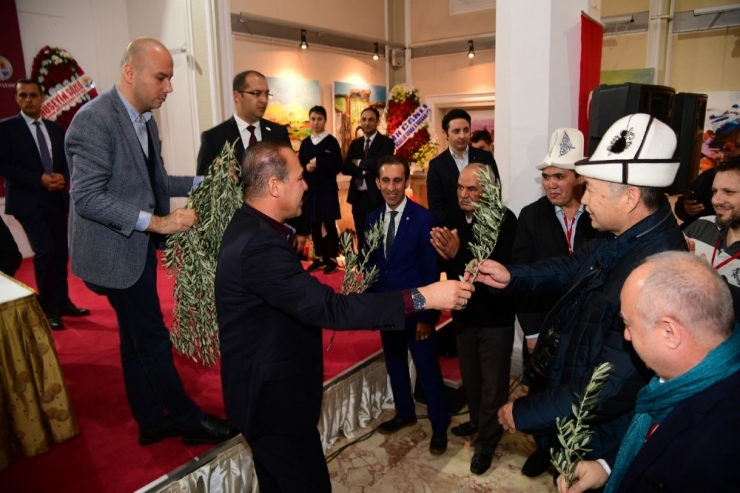 Türk Dünyası Ressamlarından ‘Zeytin Dalı’ İle Barış Mesajı