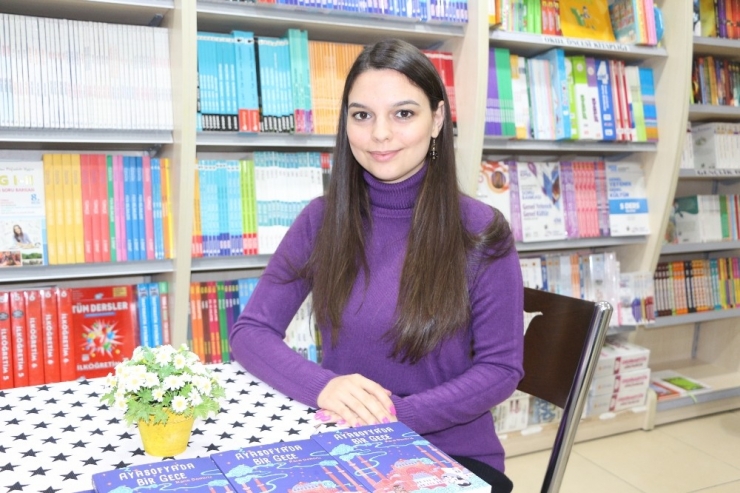 Genç Yazar Demiriz’in İmza Gününe Yoğun İlgi