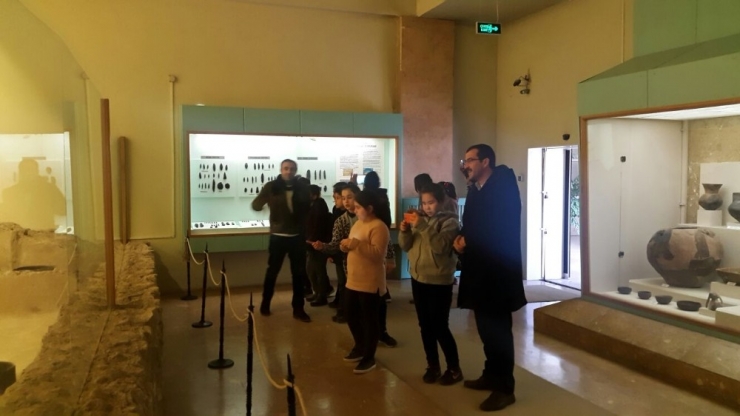 Öğrencilere Anlamlı Karne Hediyesi