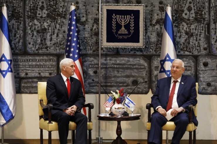 Pence, İsrail Cumhurbaşkanı Rivlin İle Bir Araya Geldi