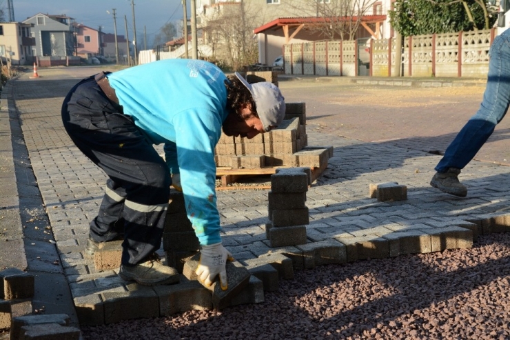 Kartepe’de Parke Yollar Yenileniyor