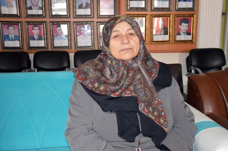 Şehit Annesi “Zeytin Dalı Harekatı”na Katılmak İstiyor