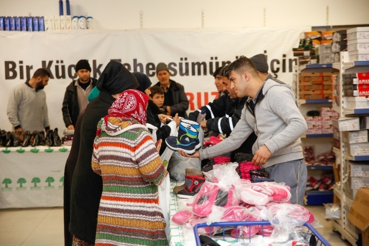 Dar Gelirli Aileler Unutulmadı