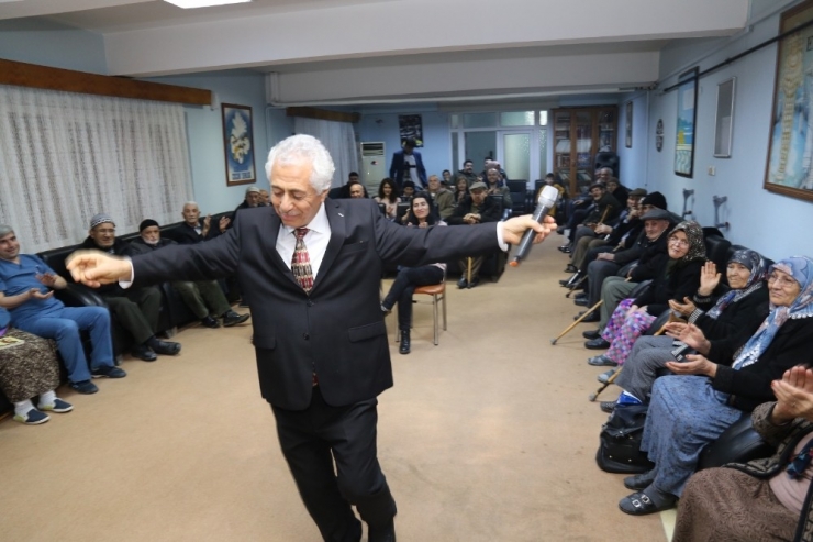 Turgutlu Belediyesinden Huzurevinde Muhteşem Konser