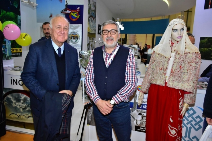 İnönü, İstanbul’da Tanıtıldı