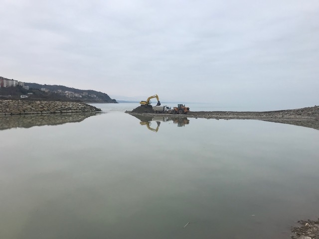 Alaplı Dere Ağzı Temizleniyor