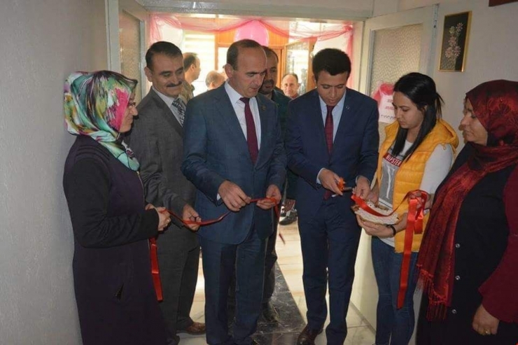 Çavdarhisar’da Halk Eğitimi Merkezi Kursaları’na İlgi